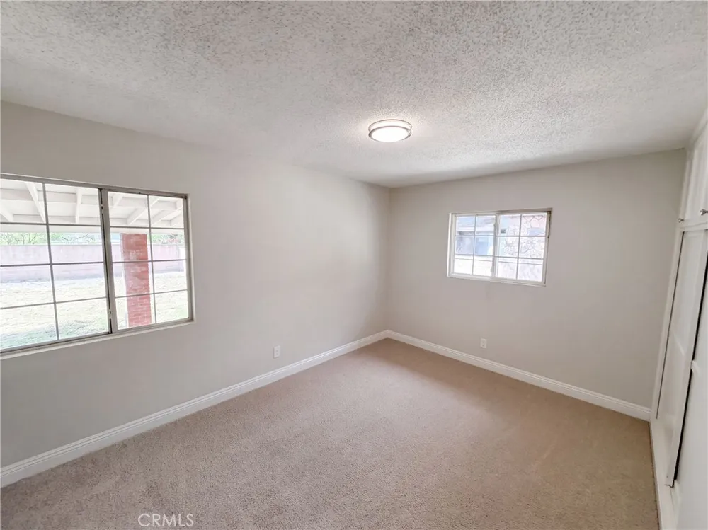 17787 Ivy Fontana, CA 92335
