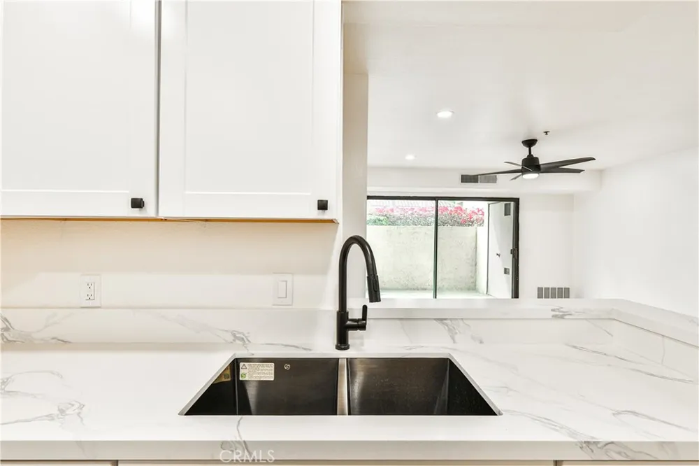 700 W 3rd Santa Ana, CA 92701