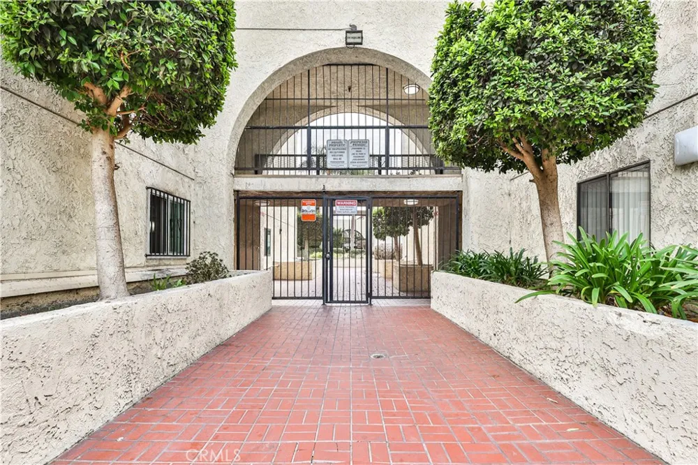700 W 3rd Santa Ana, CA 92701