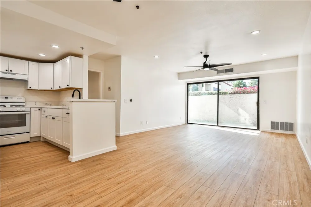 700 W 3rd Santa Ana, CA 92701