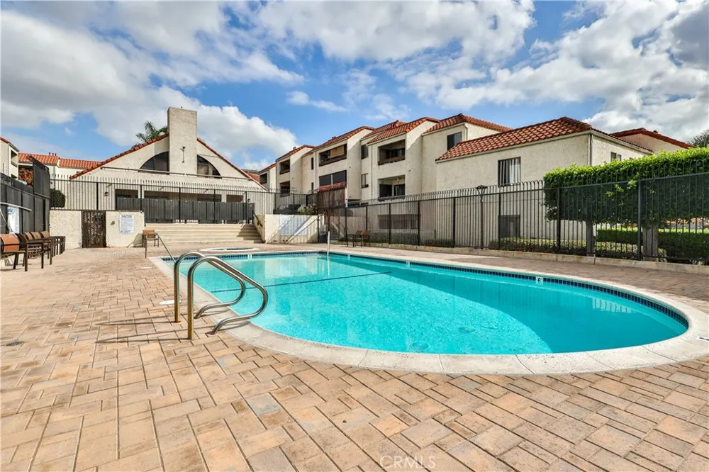 700 W 3rd Santa Ana, CA 92701