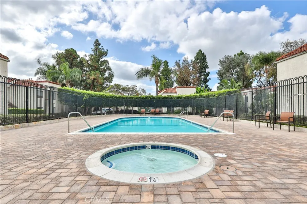 700 W 3rd Santa Ana, CA 92701
