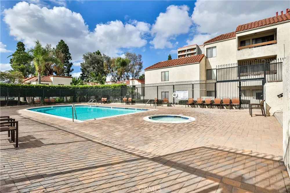 700 W 3rd Santa Ana, CA 92701