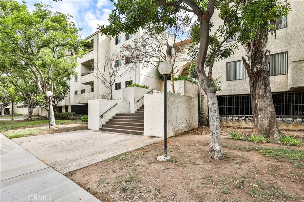 700 W 3rd Santa Ana, CA 92701