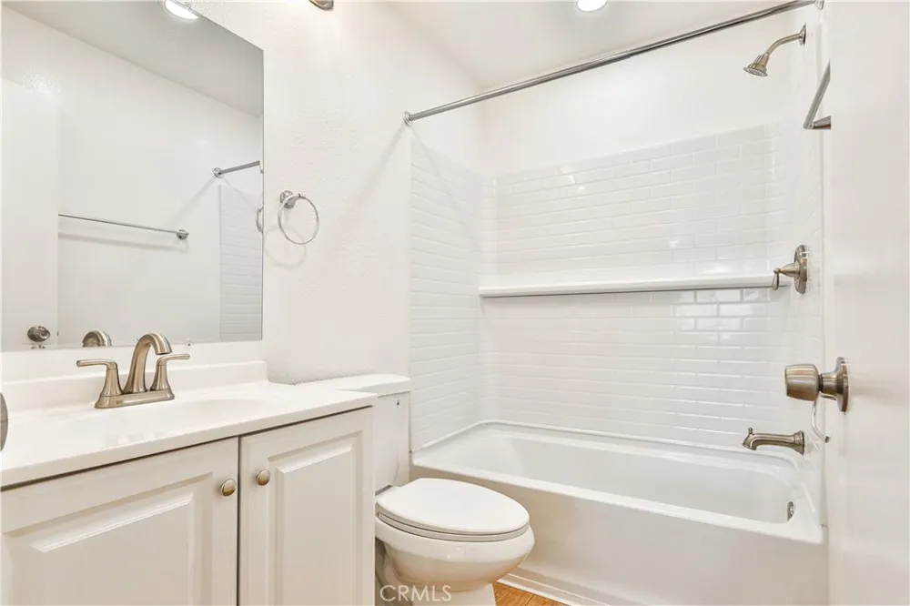 700 W 3rd Santa Ana, CA 92701