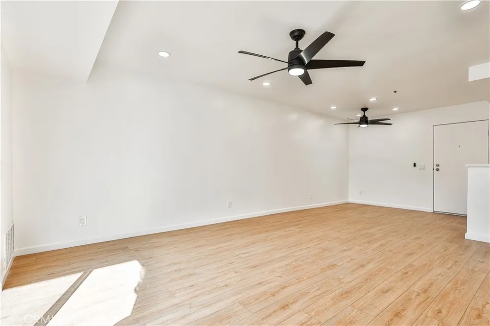 700 W 3rd Santa Ana, CA 92701
