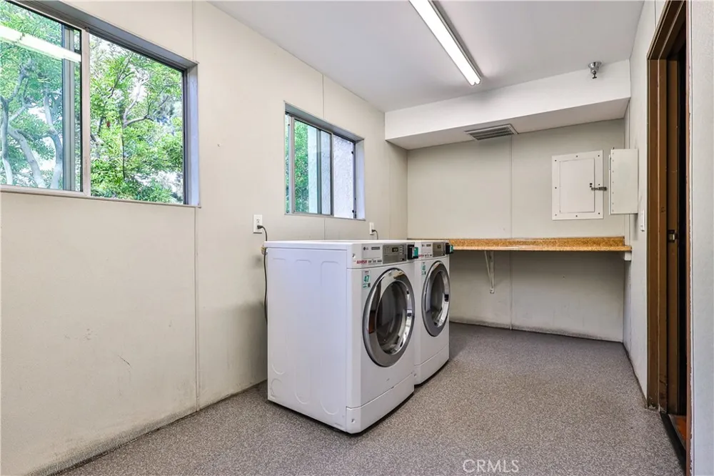 700 W 3rd Santa Ana, CA 92701