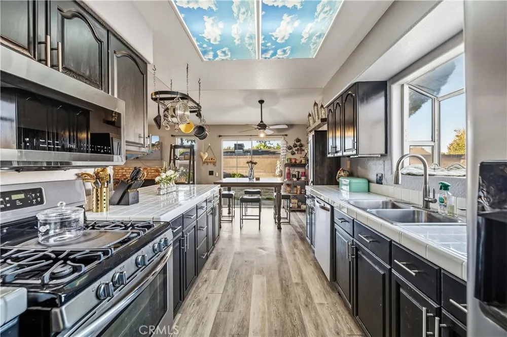 2317 Edam Street Lancaster, CA 93536
