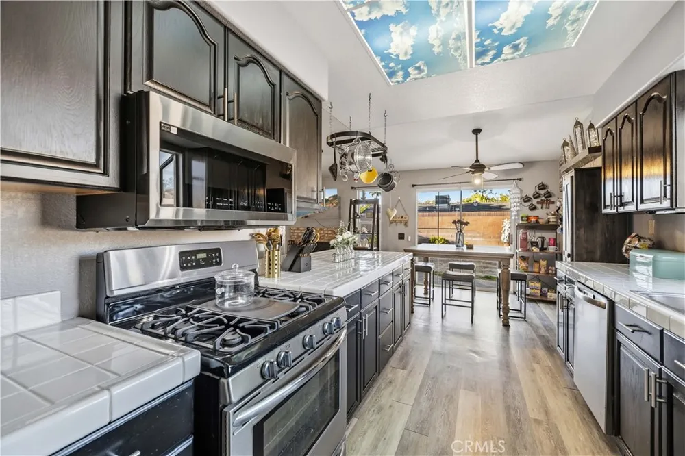 2317 Edam Street Lancaster, CA 93536