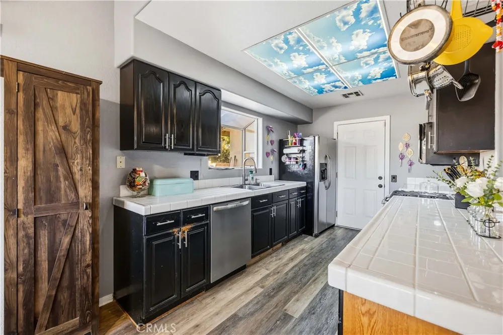 2317 Edam Street Lancaster, CA 93536
