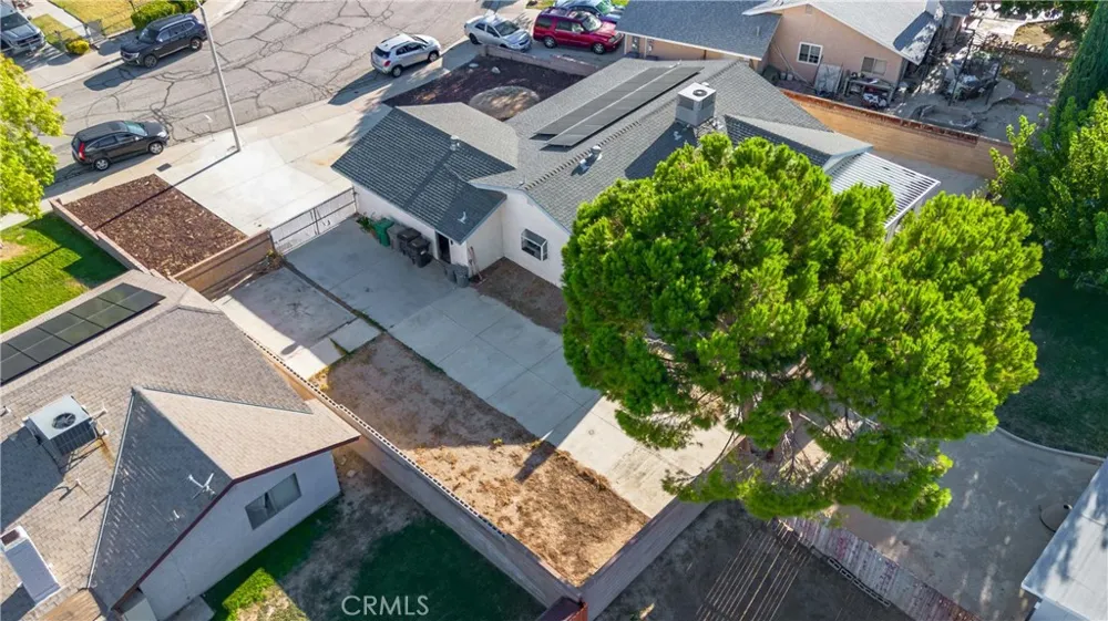 2317 Edam Street Lancaster, CA 93536
