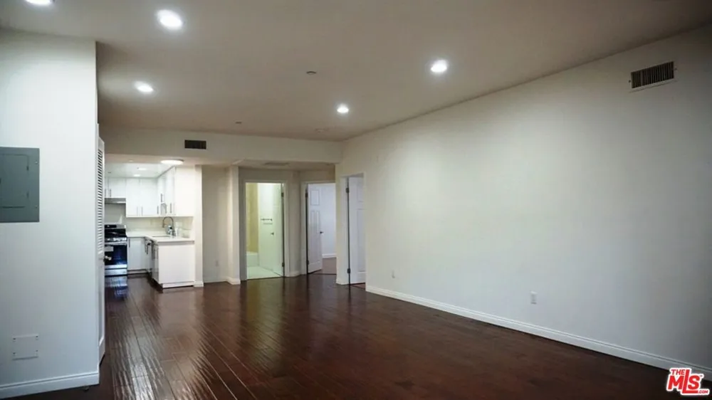 1029 S Hobart Boulevard #202 Los Angeles, CA 90006