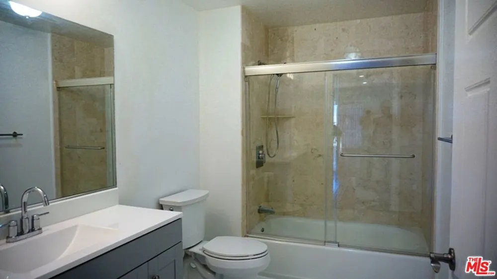 1029 S Hobart Boulevard #202 Los Angeles, CA 90006