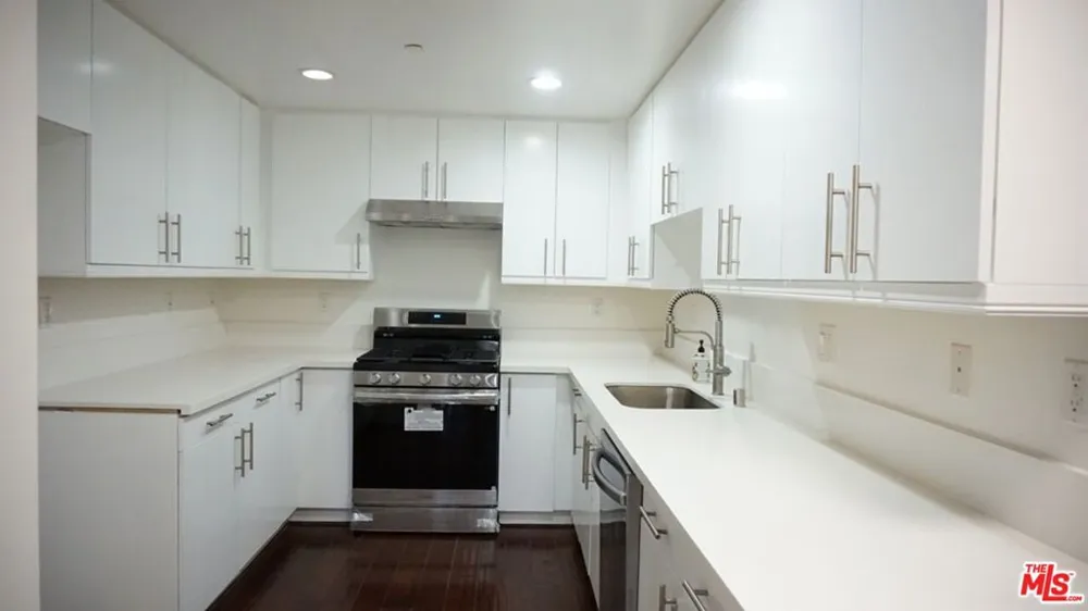 1029 S Hobart Boulevard #202 Los Angeles, CA 90006