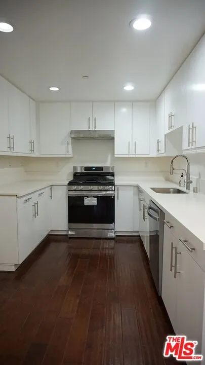1029 S Hobart Boulevard #202 Los Angeles, CA 90006