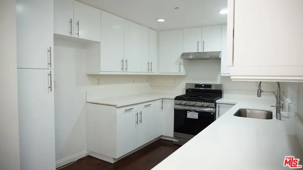1029 S Hobart Boulevard #202 Los Angeles, CA 90006