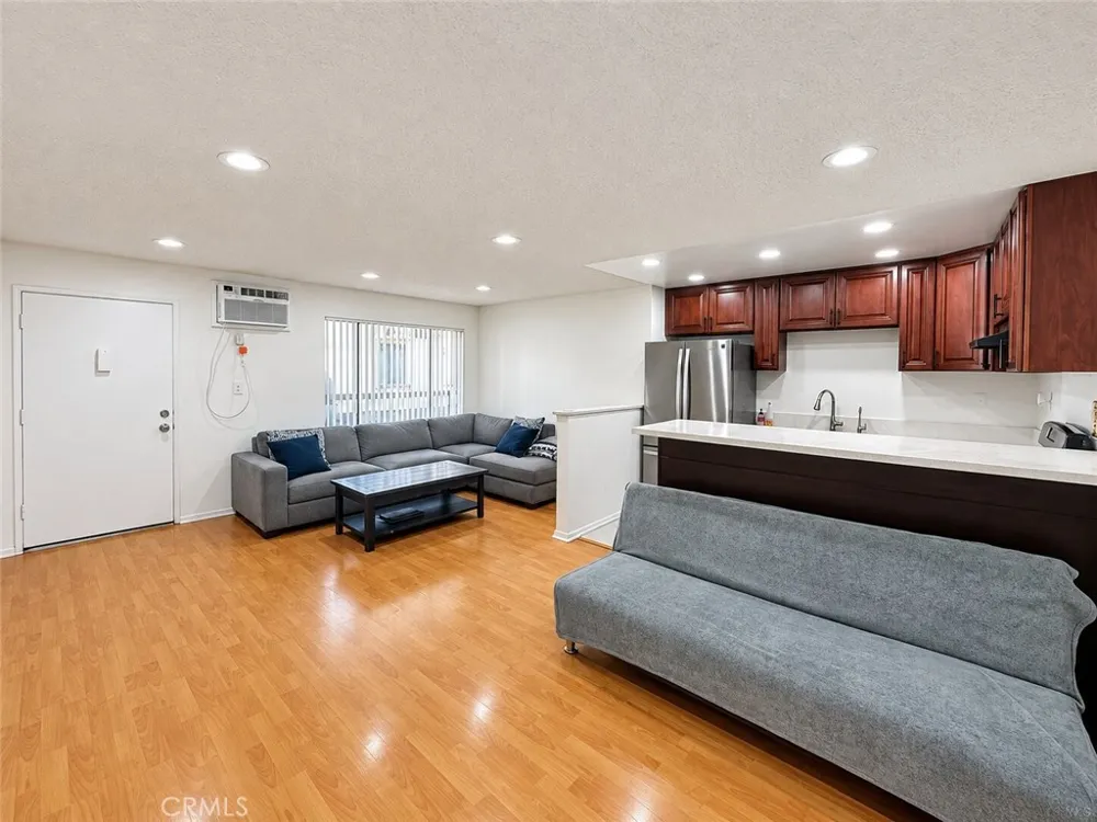 801 E Chestnut Street #2 Glendale, CA 91205