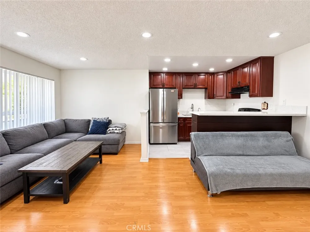 801 E Chestnut Street #2 Glendale, CA 91205