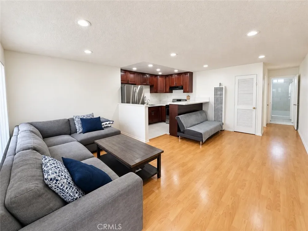801 E Chestnut Street #2 Glendale, CA 91205