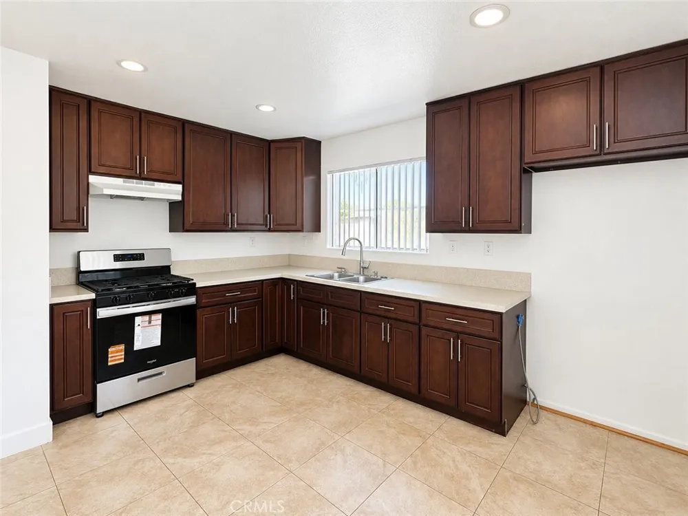801 E Chestnut Street #8 Glendale, CA 91205