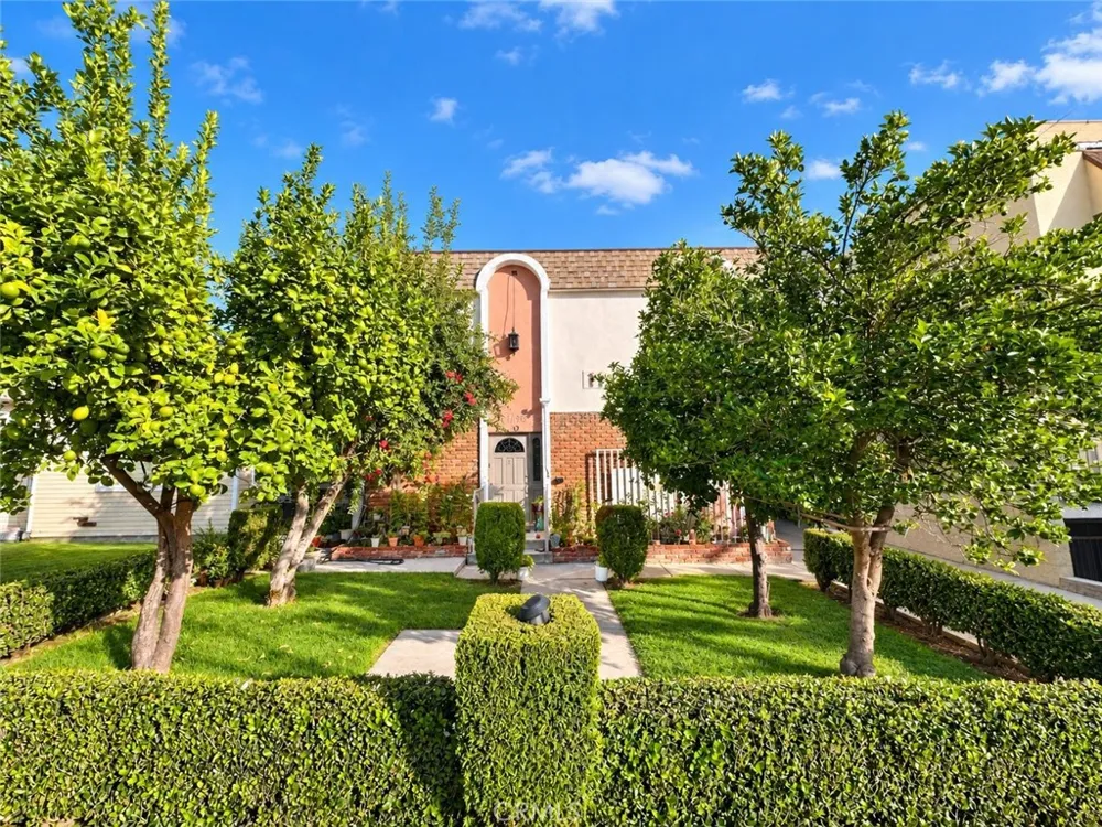 1126 Elm #4 Glendale, CA 91201