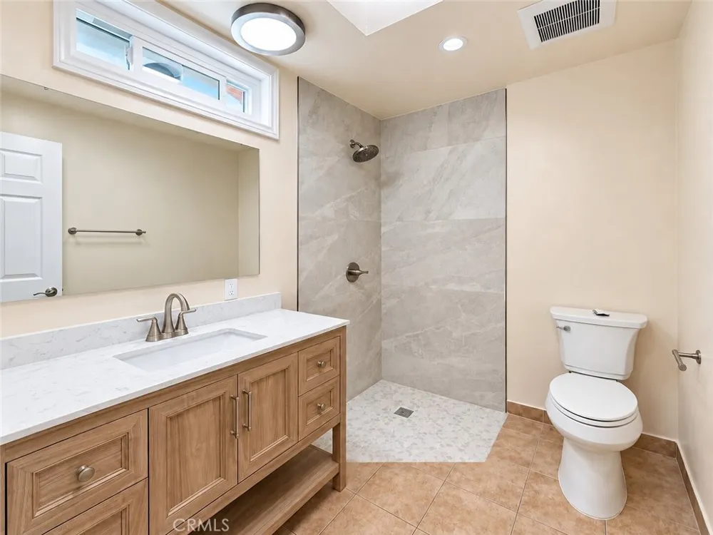 1126 Elm #4 Glendale, CA 91201