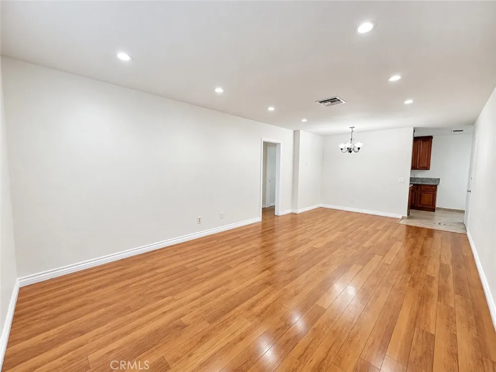 1126 Elm #4 Glendale, CA 91201