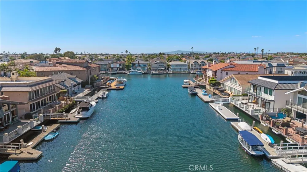 4042 Figaro Huntington Beach, CA 92649