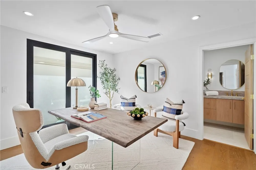 4042 Figaro Huntington Beach, CA 92649
