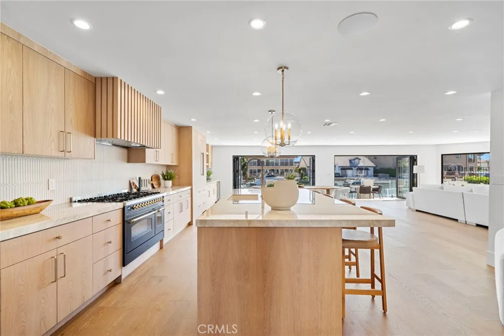 4042 Figaro Huntington Beach, CA 92649