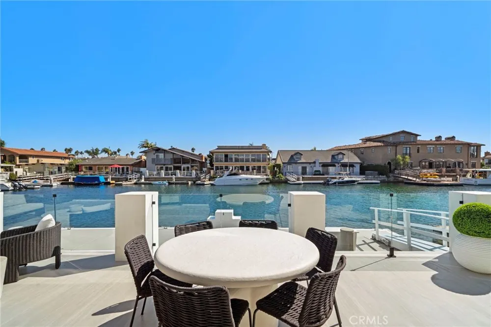 4042 Figaro Huntington Beach, CA 92649