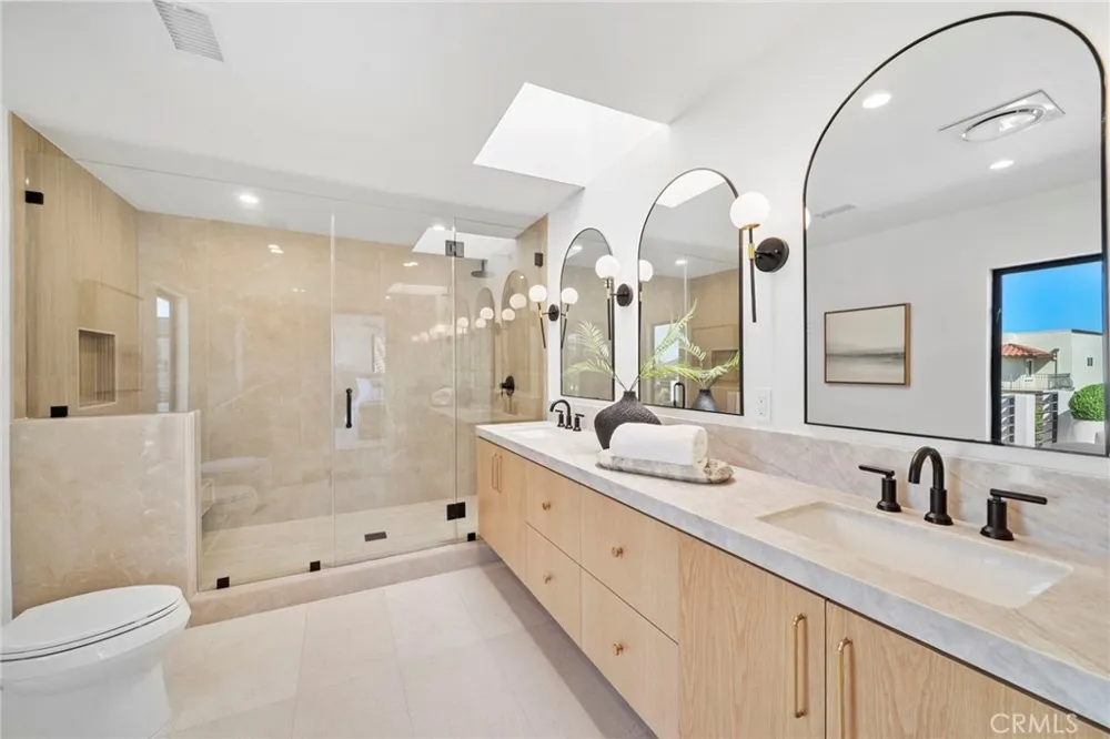 4042 Figaro Huntington Beach, CA 92649