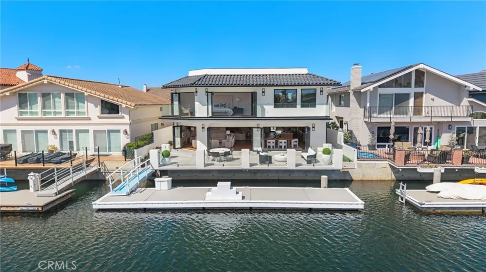 4042 Figaro Huntington Beach, CA 92649