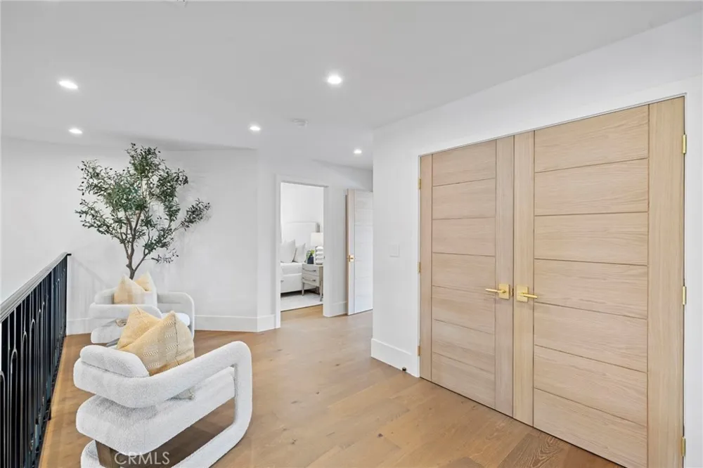 4042 Figaro Huntington Beach, CA 92649