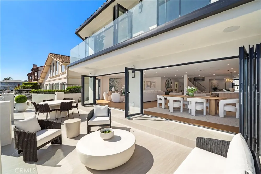 4042 Figaro Huntington Beach, CA 92649