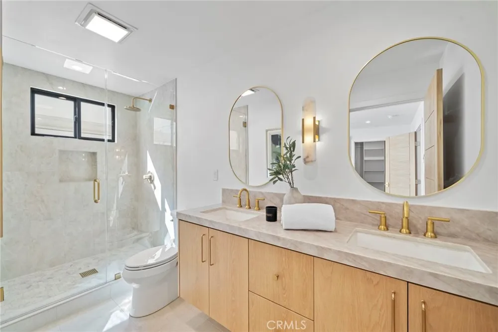 4042 Figaro Huntington Beach, CA 92649