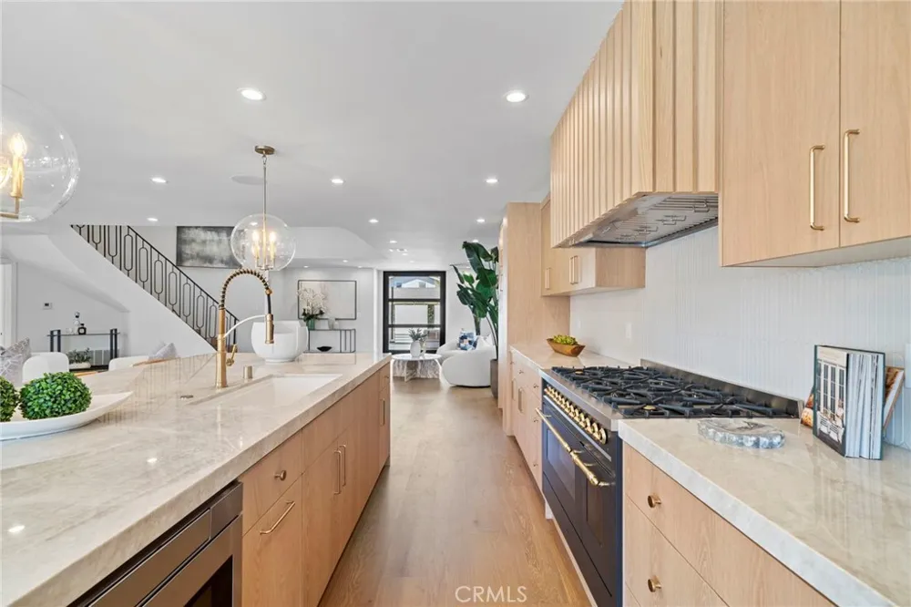4042 Figaro Huntington Beach, CA 92649