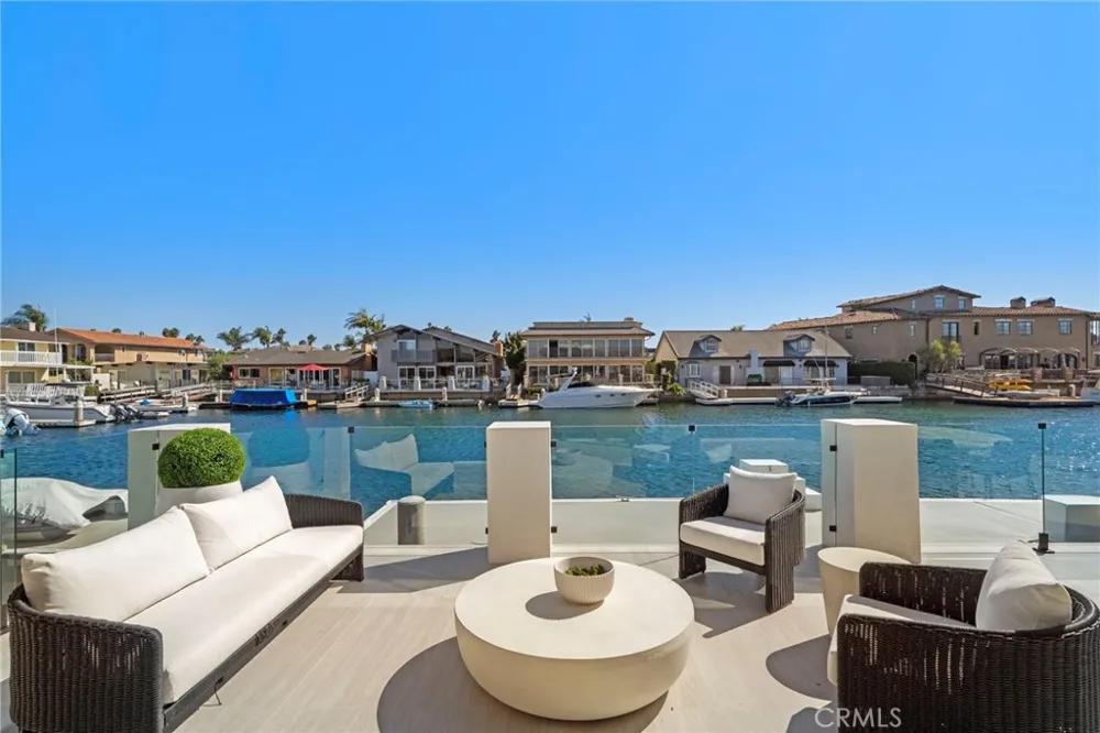4042 Figaro Huntington Beach, CA 92649