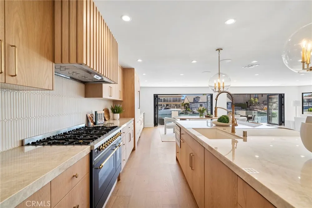 4042 Figaro Huntington Beach, CA 92649