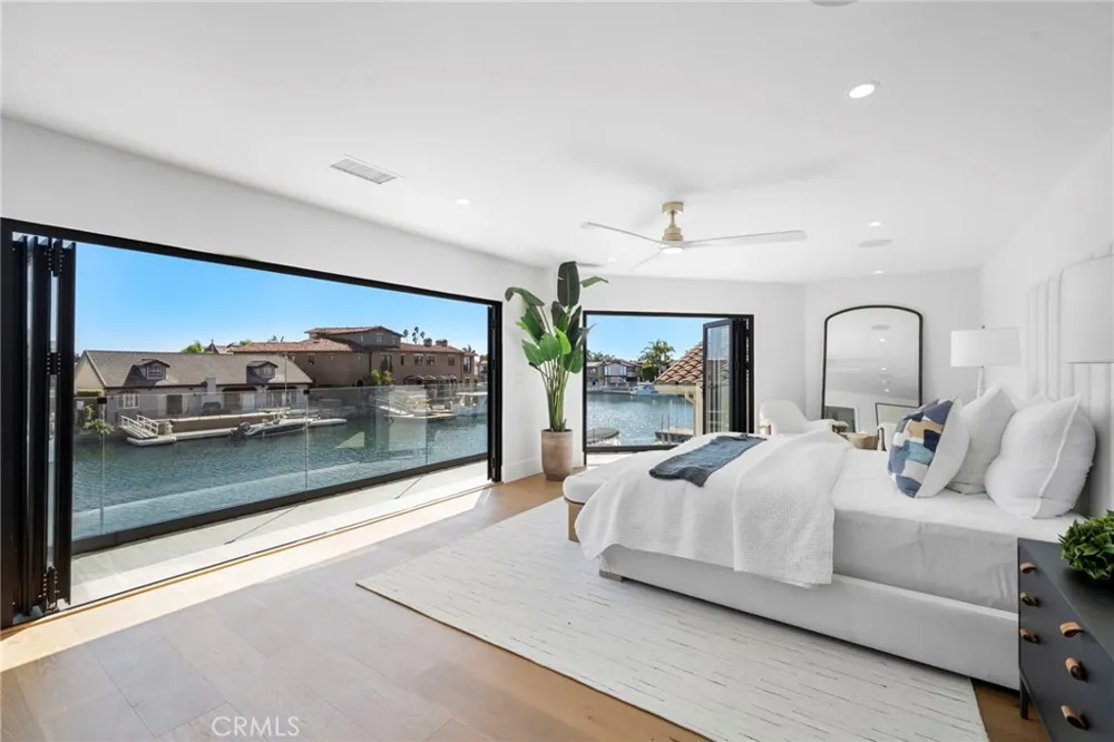 4042 Figaro Huntington Beach, CA 92649