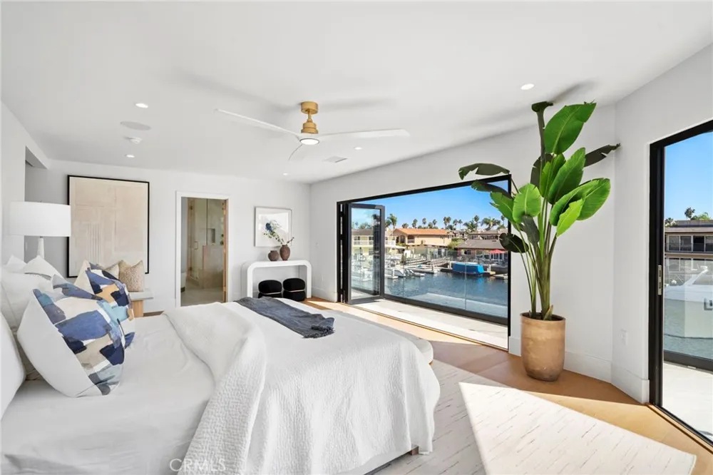 4042 Figaro Huntington Beach, CA 92649