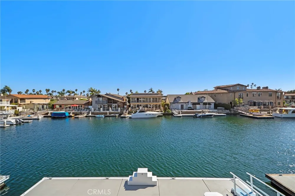 4042 Figaro Huntington Beach, CA 92649
