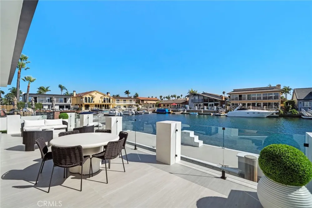 4042 Figaro Huntington Beach, CA 92649