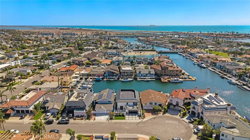 4042 Figaro Huntington Beach, CA 92649