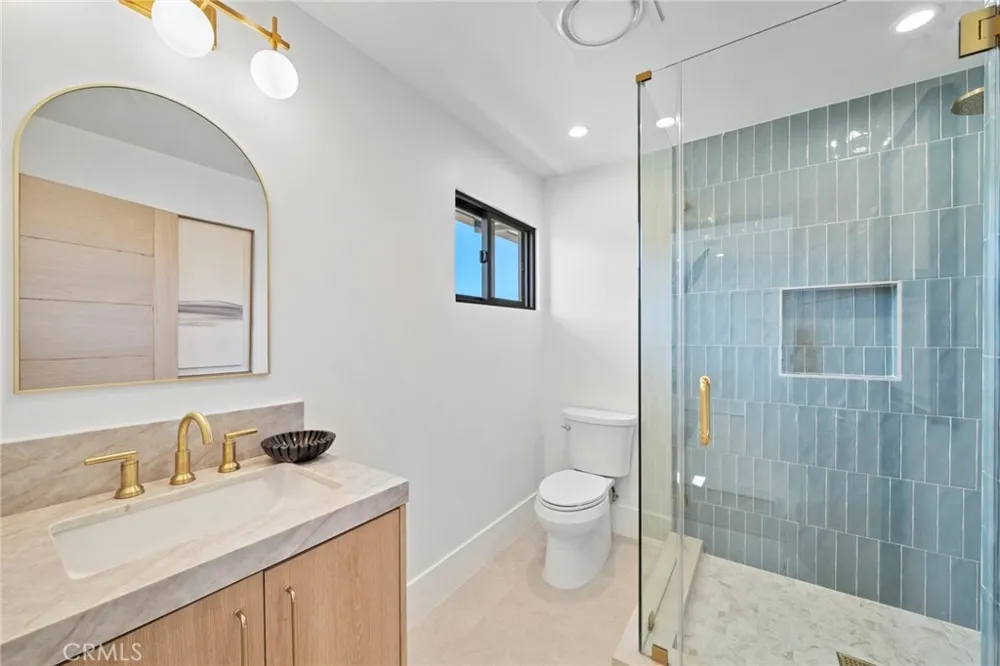 4042 Figaro Huntington Beach, CA 92649