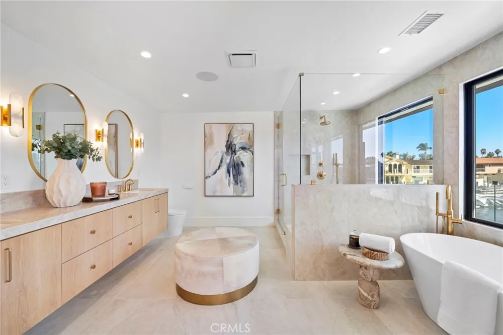 4042 Figaro Huntington Beach, CA 92649