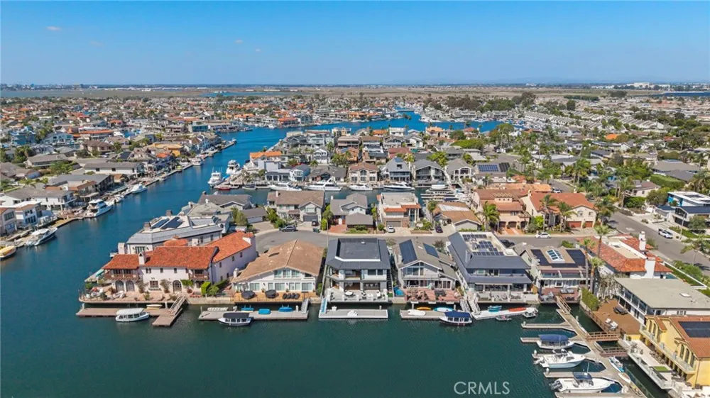 4042 Figaro Huntington Beach, CA 92649