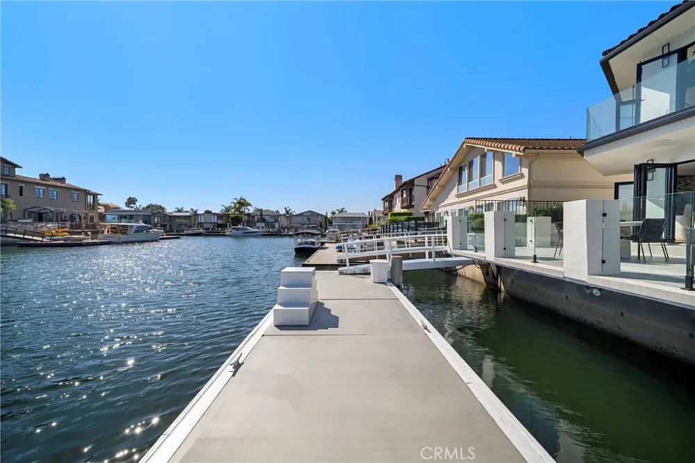4042 Figaro Huntington Beach, CA 92649