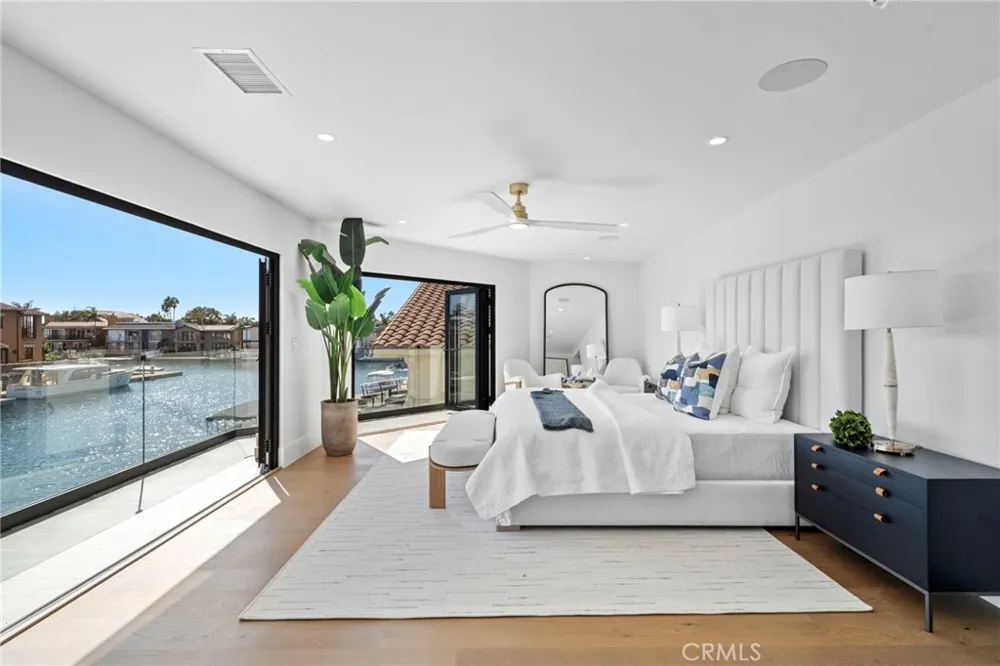 4042 Figaro Huntington Beach, CA 92649