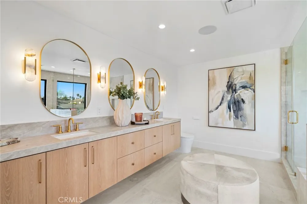 4042 Figaro Huntington Beach, CA 92649